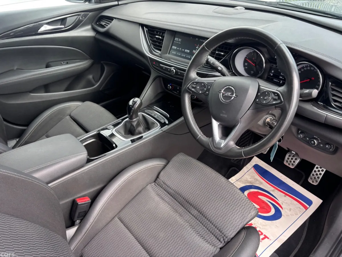 Opel Insignia Hatchback, Diesel, 2020, Grey