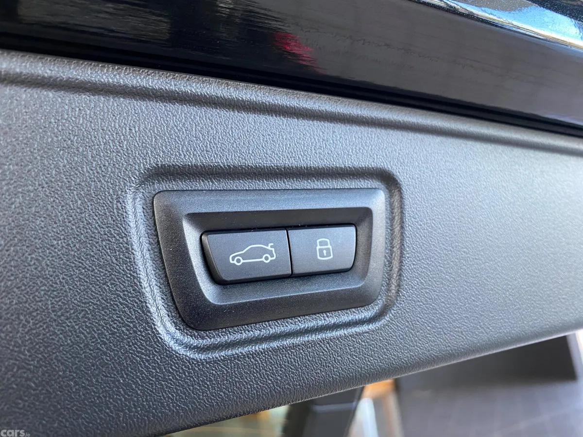 BMW 5-Series Estate, Petrol Plug-in Hybrid, 2025, Black