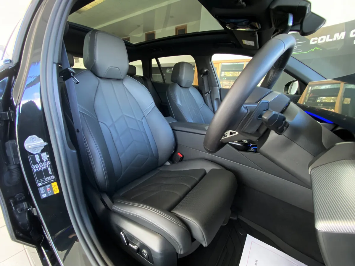 BMW 5-Series Estate, Petrol Plug-in Hybrid, 2025, Black