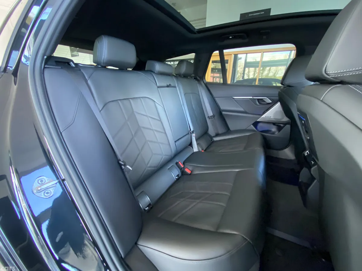 BMW 5-Series Estate, Petrol Plug-in Hybrid, 2025, Black