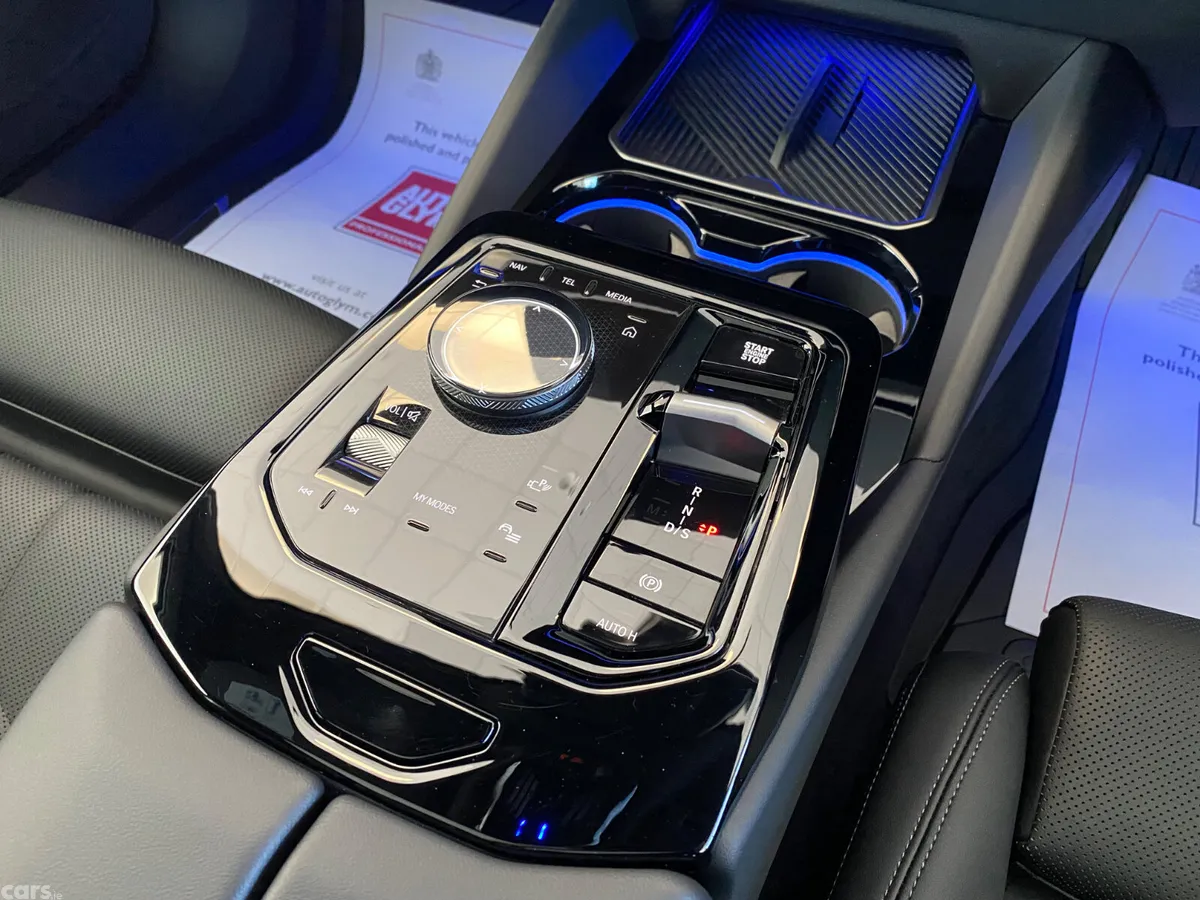 BMW 5-Series Estate, Petrol Plug-in Hybrid, 2025, Black