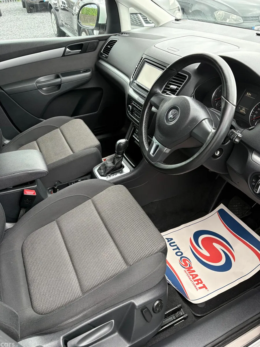 Volkswagen Sharan MPV, Petrol, 2012, White