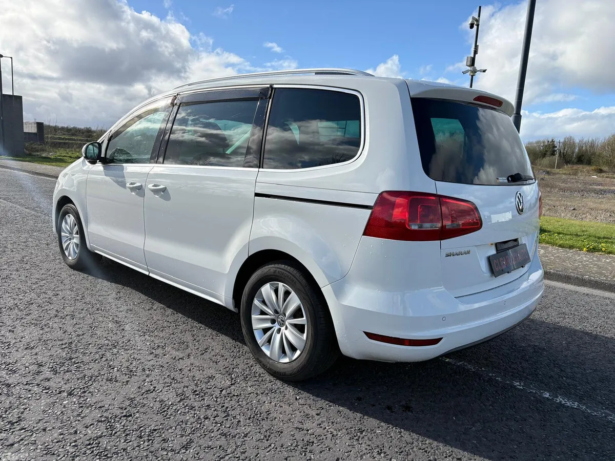 Volkswagen Sharan MPV, Petrol, 2012, White