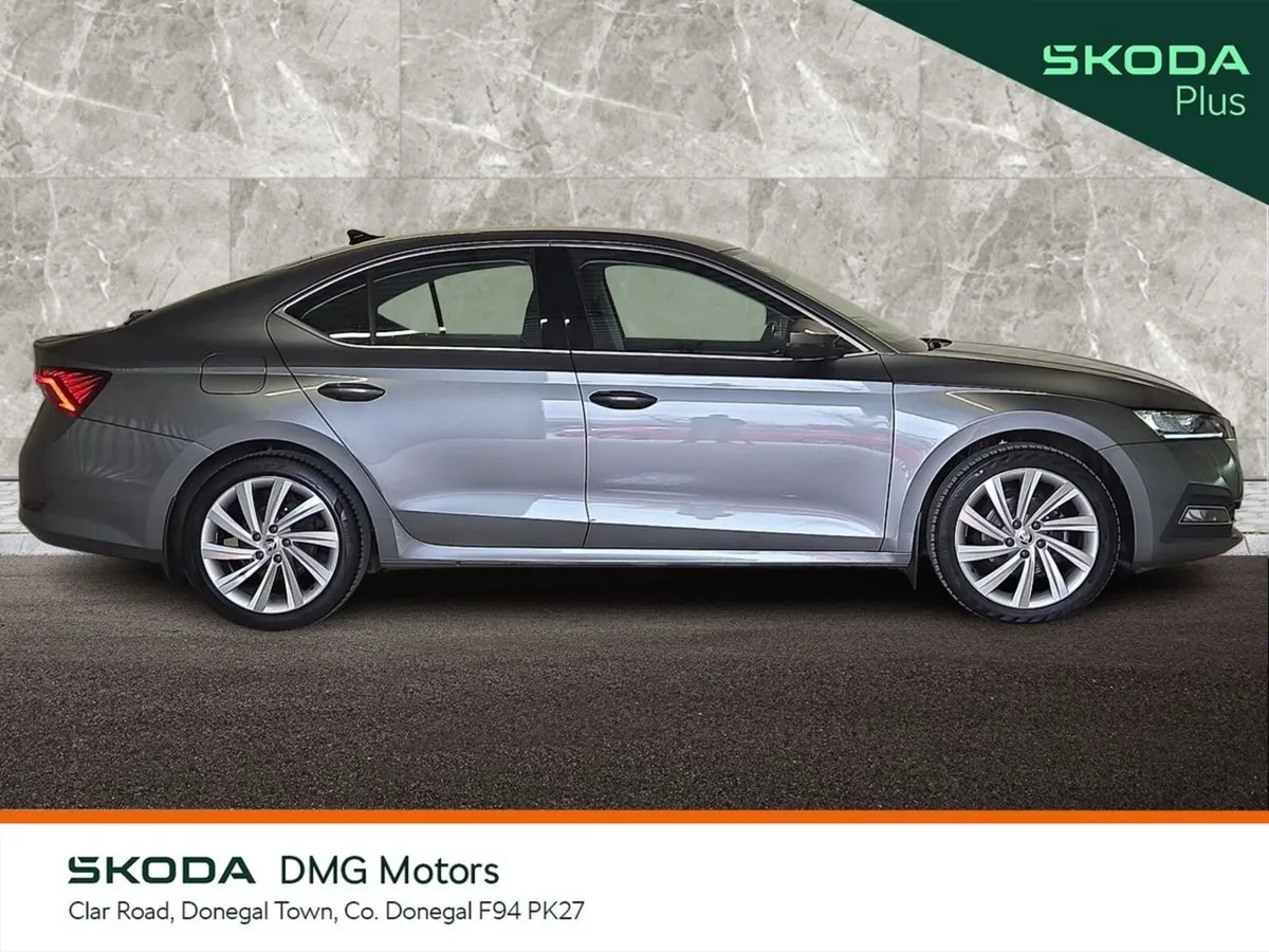 Skoda Octavia Saloon, Diesel, 2024, Grey