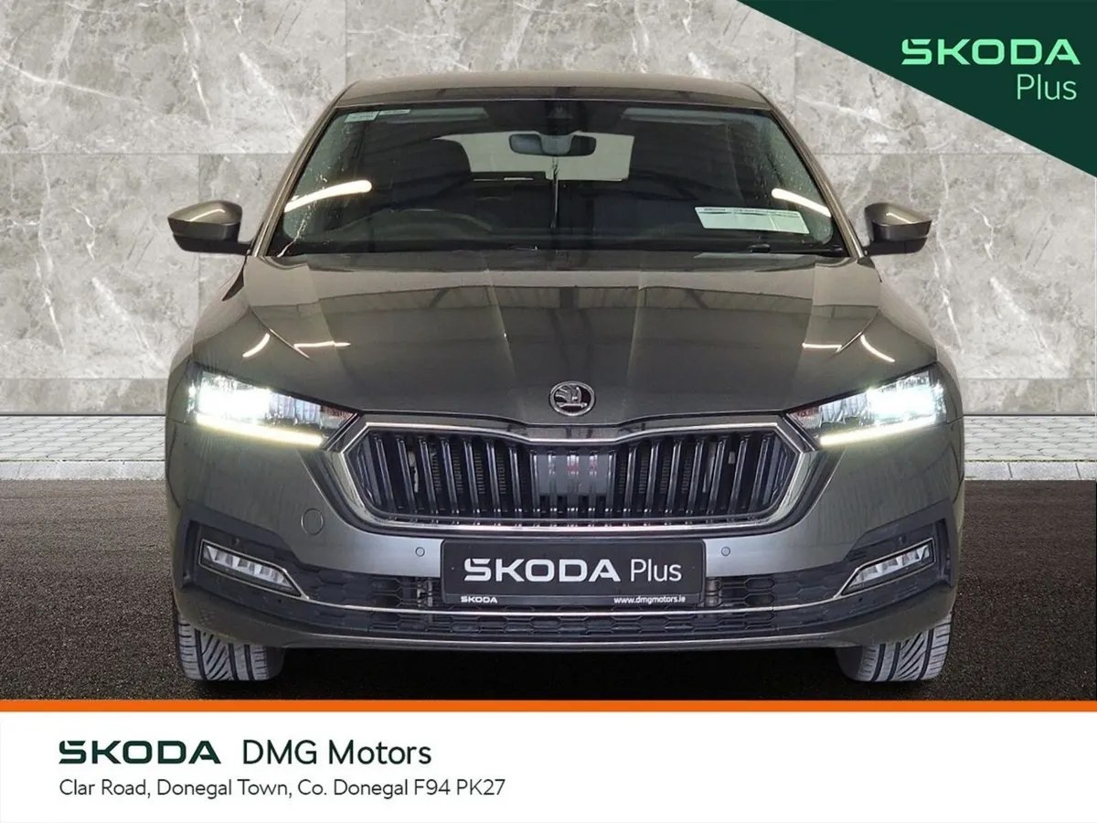 Skoda Octavia Saloon, Diesel, 2024, Grey