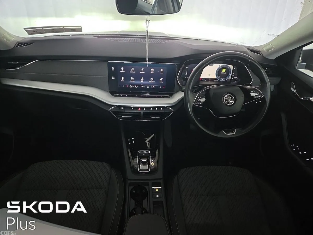 Skoda Octavia Saloon, Diesel, 2024, Grey