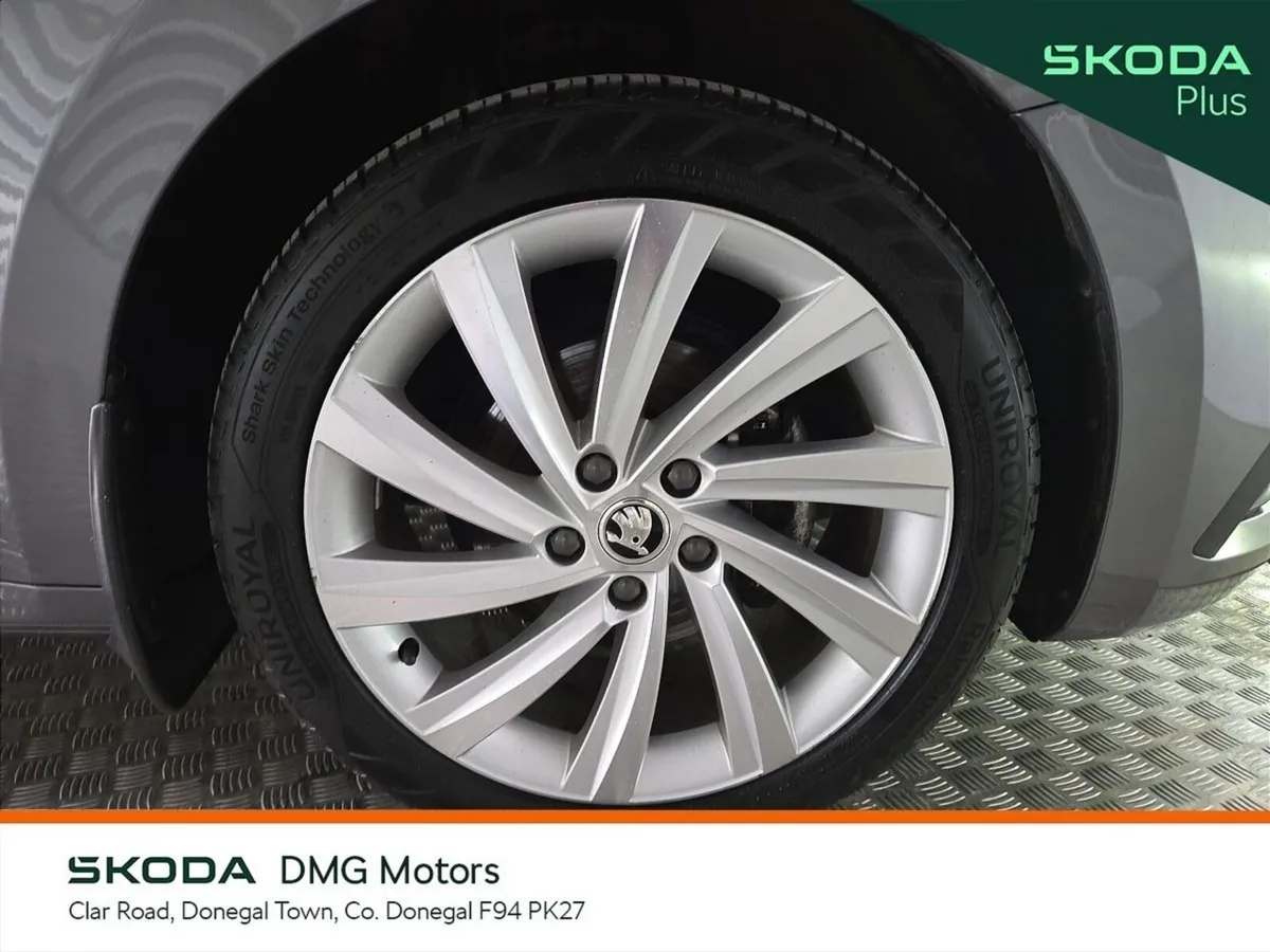Skoda Octavia Saloon, Diesel, 2024, Grey