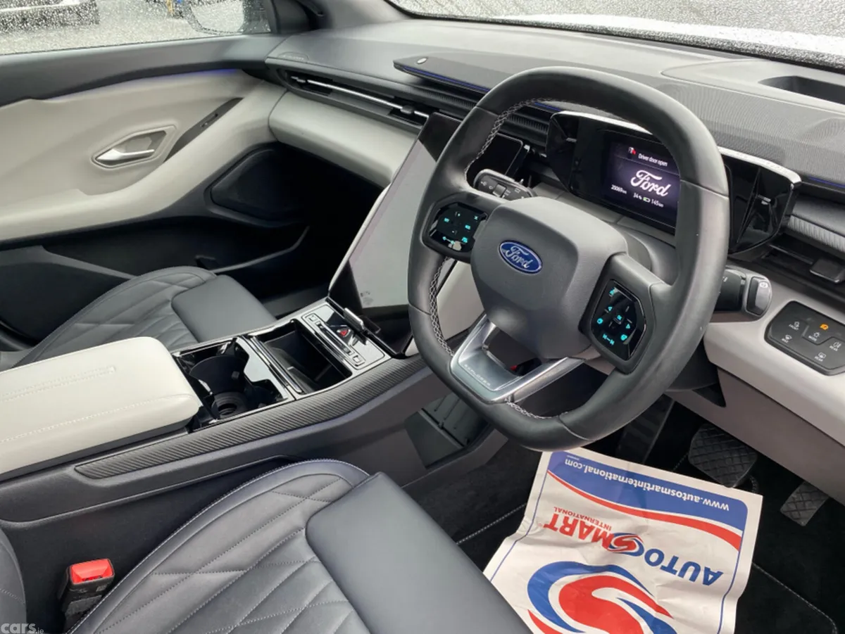 Ford Explorer MPV, Electric, 2025, White