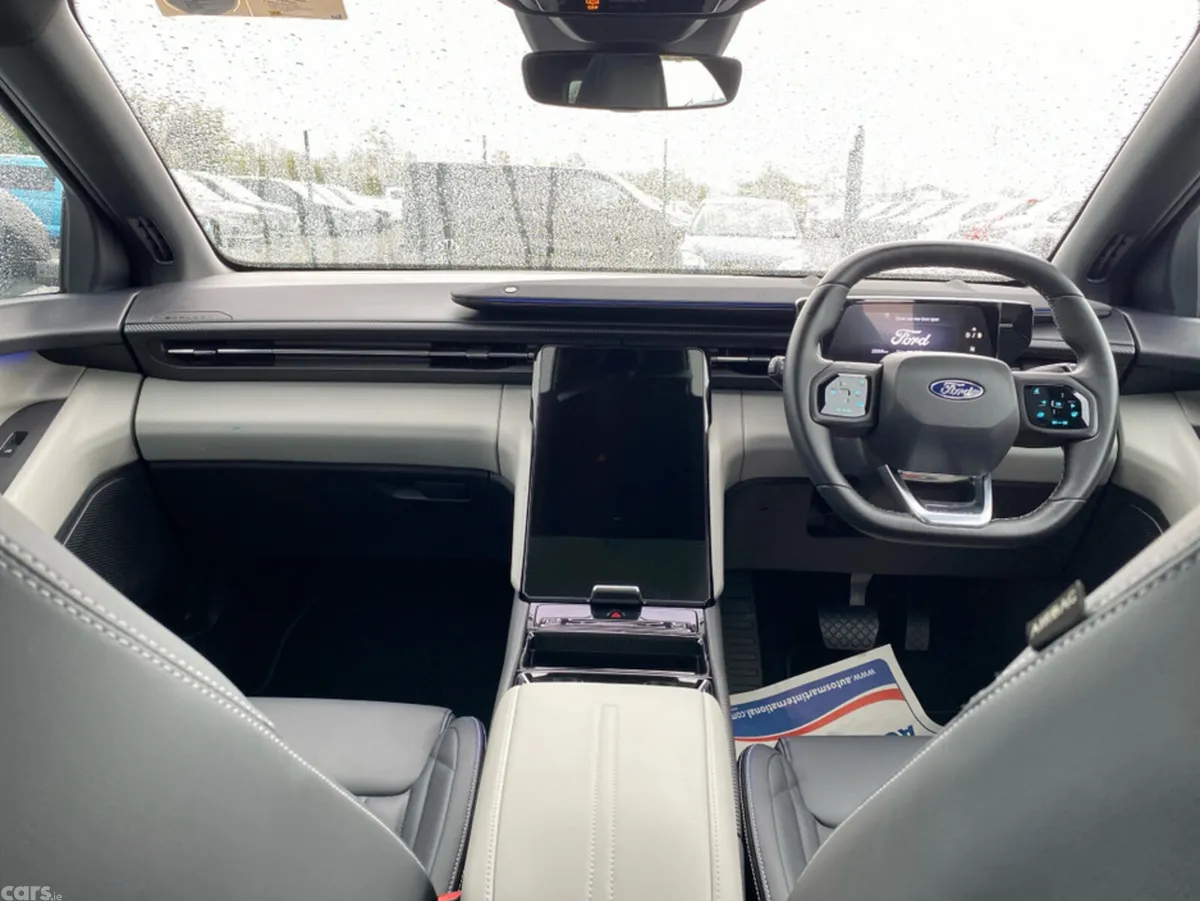 Ford Explorer MPV, Electric, 2025, White