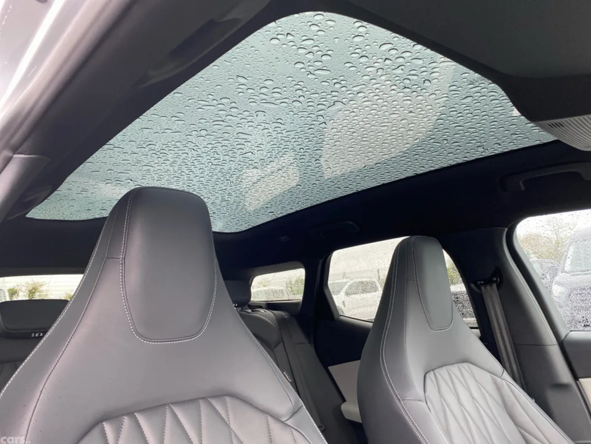 Ford Explorer MPV, Electric, 2025, White