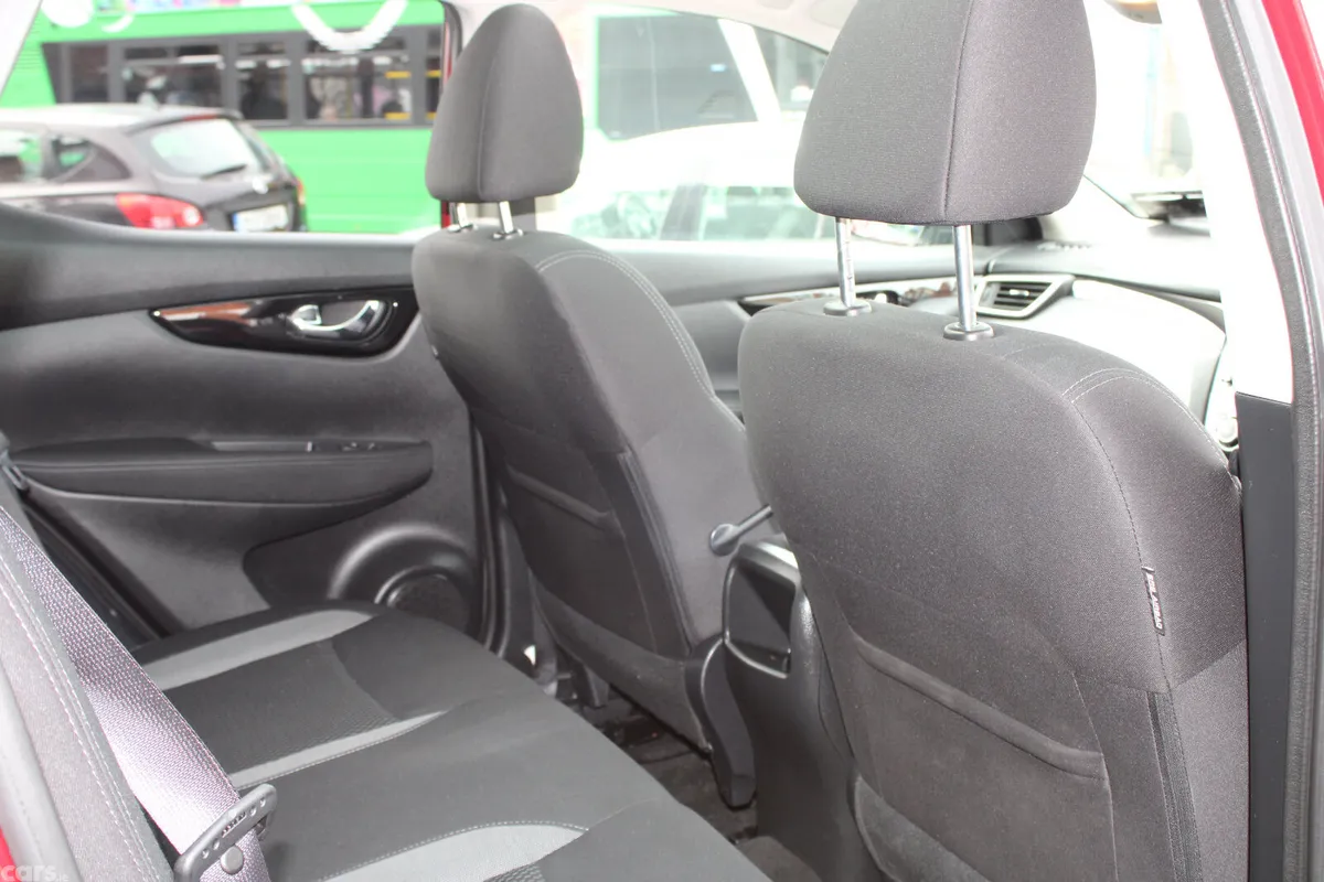Nissan Qashqai MPV, Diesel, 2019, Red