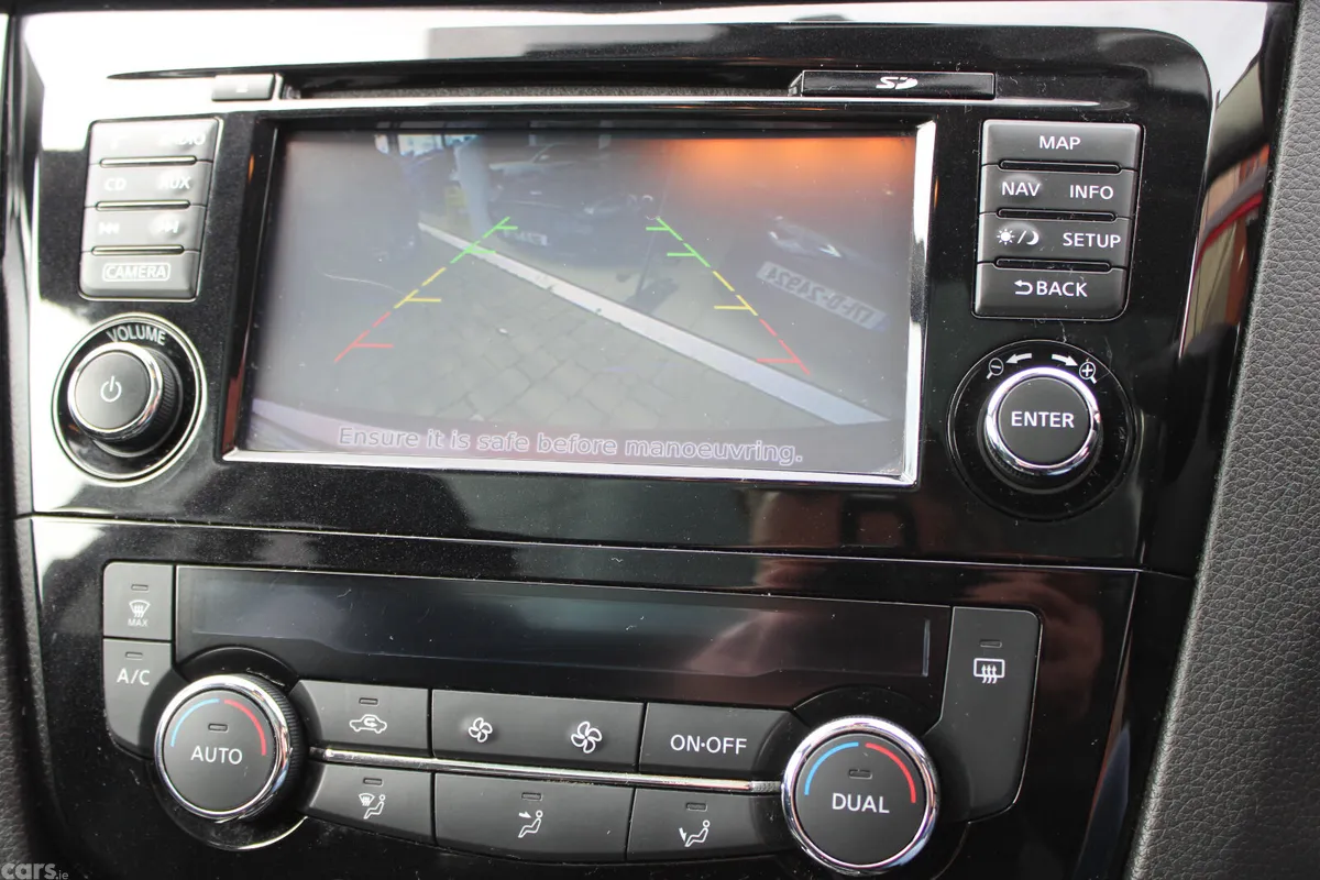 Nissan Qashqai MPV, Diesel, 2019, Red