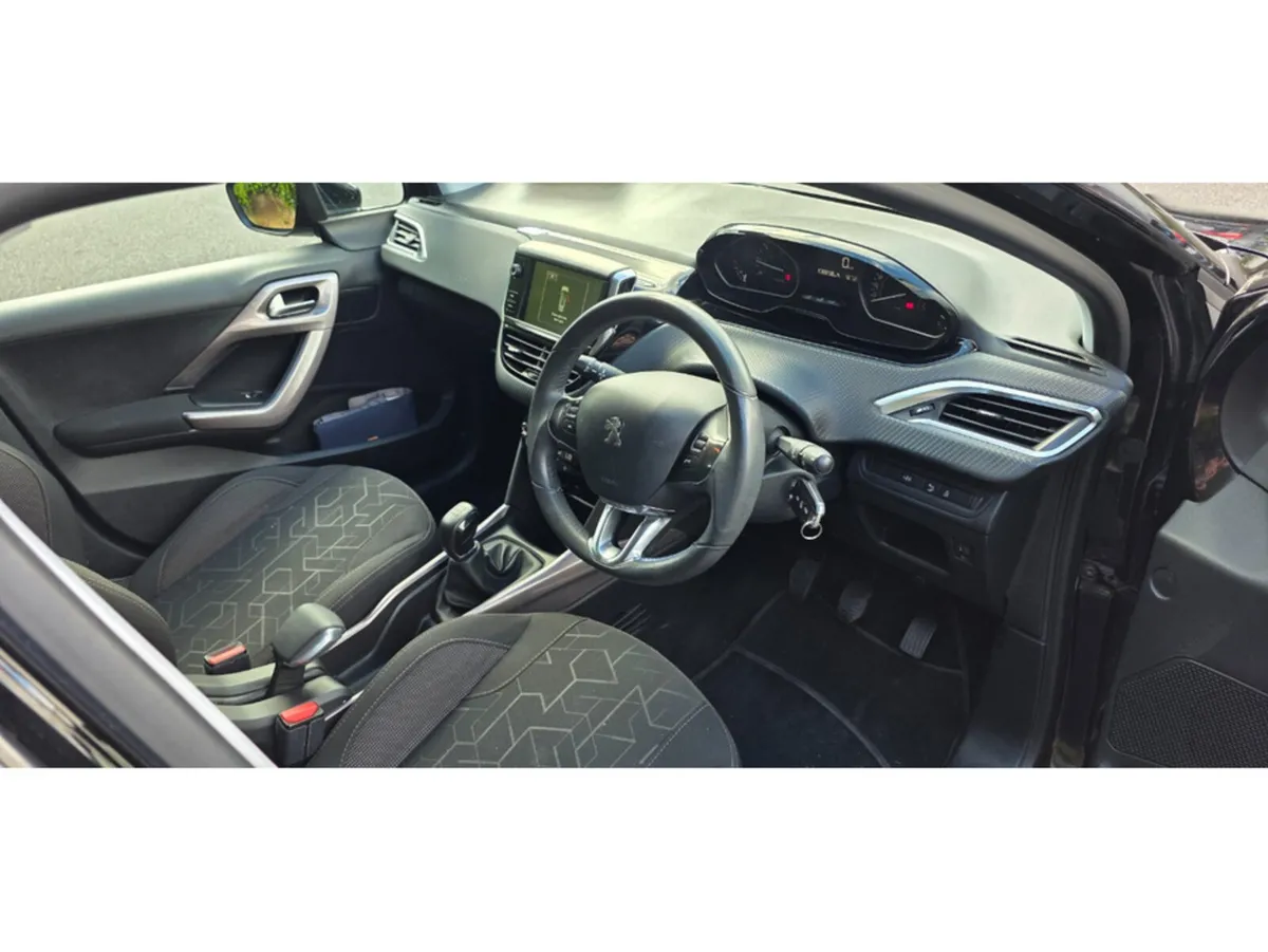 Peugeot 2008 Estate, Petrol, 2016, Black