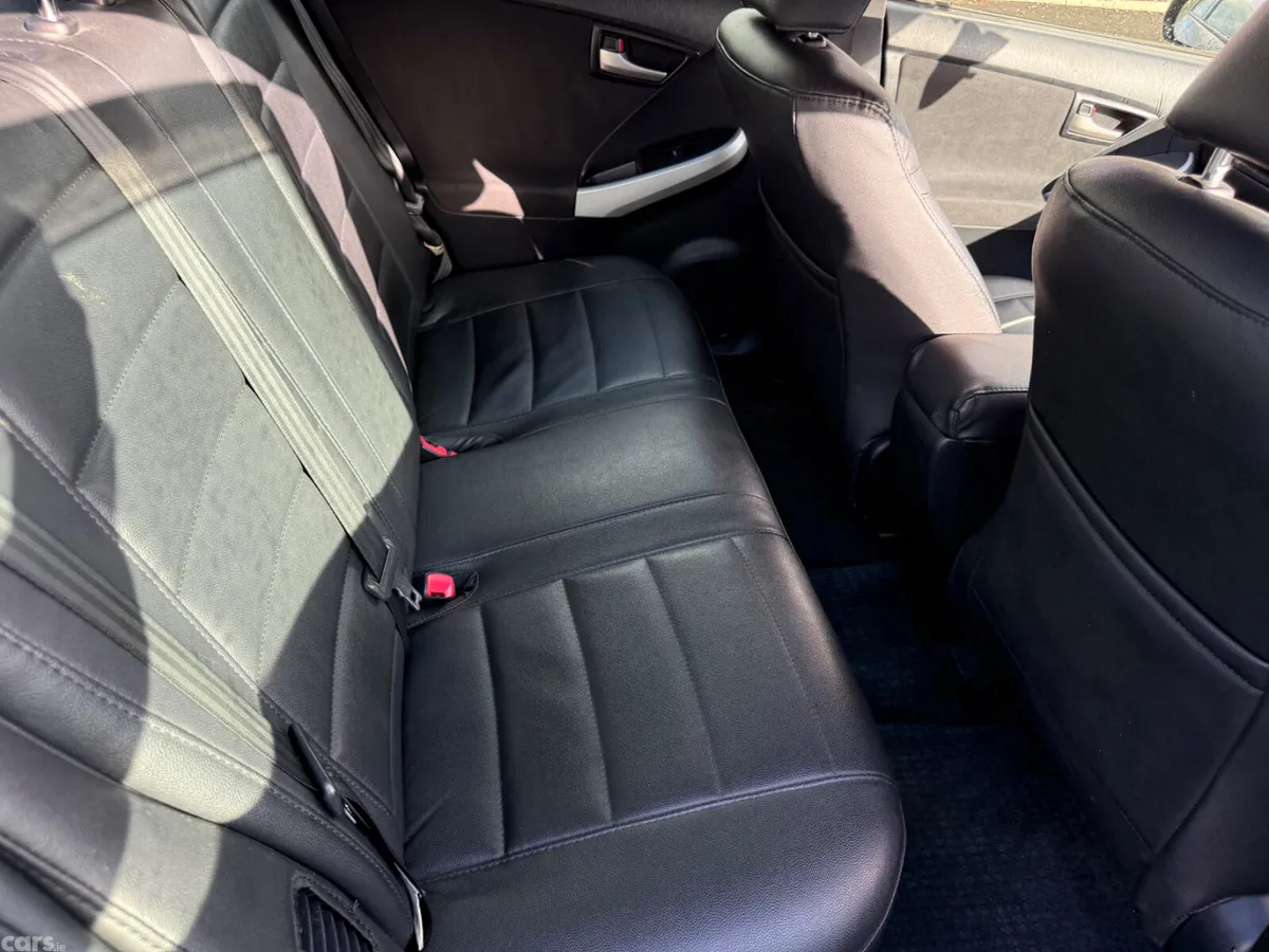 Toyota Prius Hatchback, Petrol Hybrid, 2015, Black