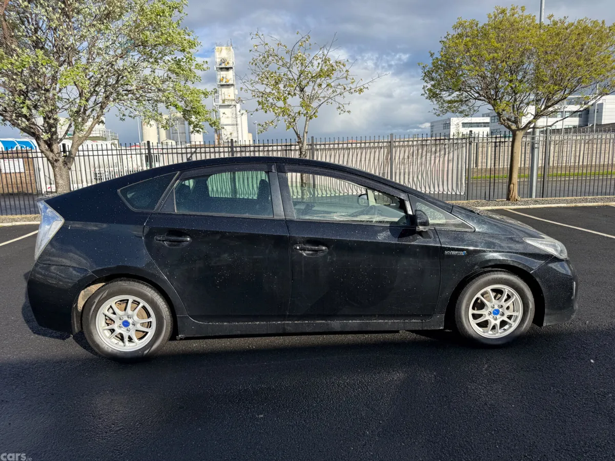 Toyota Prius Hatchback, Petrol Hybrid, 2015, Black