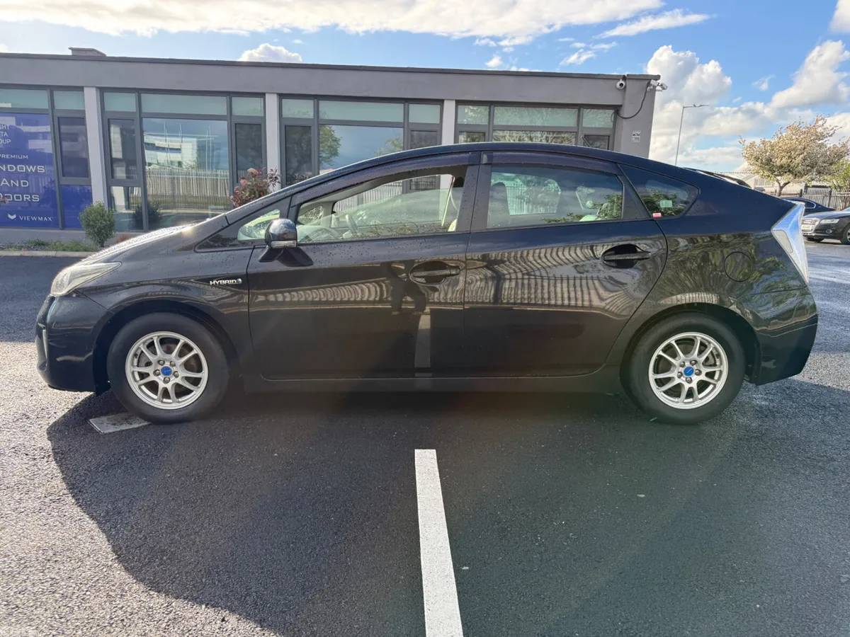Toyota Prius Hatchback, Petrol Hybrid, 2015, Black