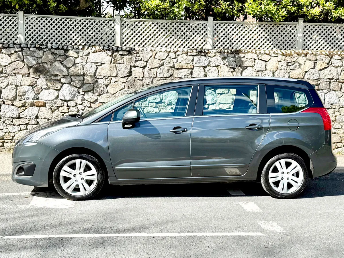 Peugeot 5008 MPV, Diesel, 2016, Grey