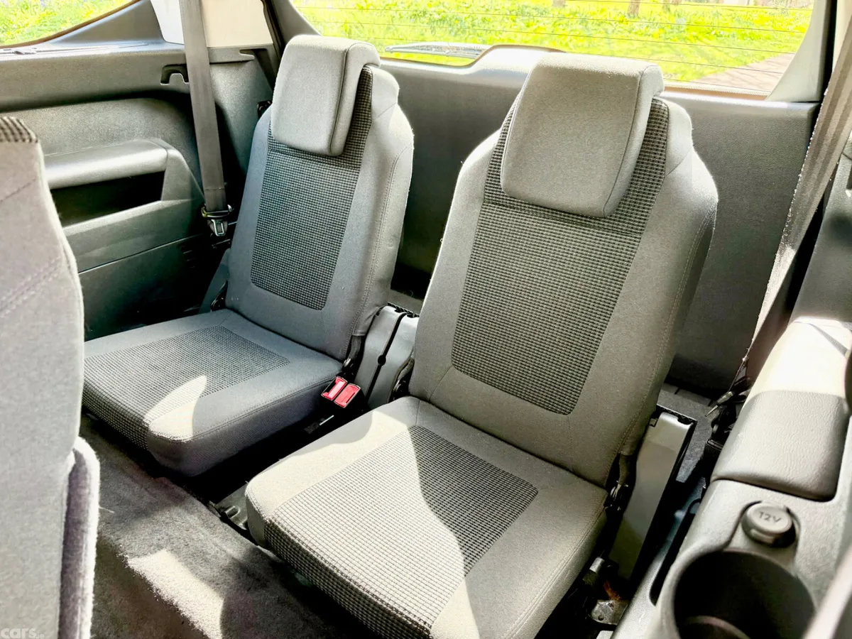 Peugeot 5008 MPV, Diesel, 2016, Grey