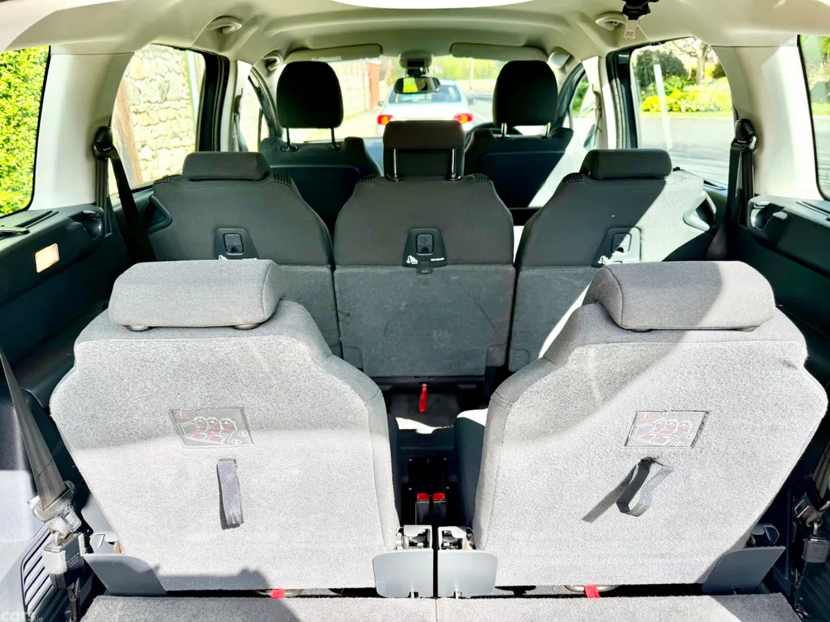 Peugeot 5008 MPV, Diesel, 2016, Grey