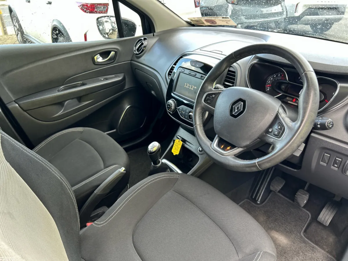 Renault Captur Hatchback, Petrol, 2019, Blue