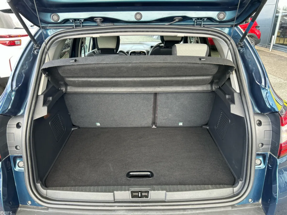 Renault Captur Hatchback, Petrol, 2019, Blue