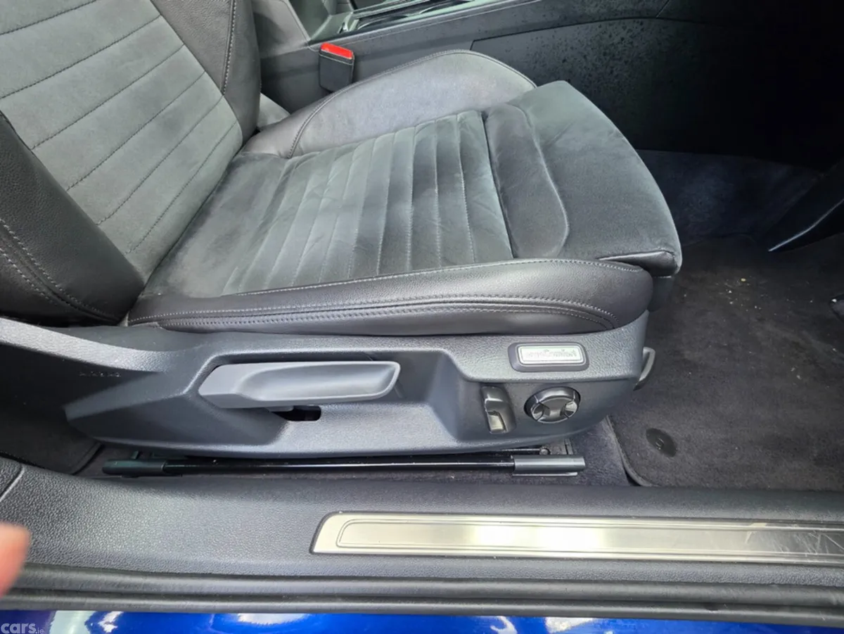 Volkswagen Passat Saloon, Diesel, 2018, Blue