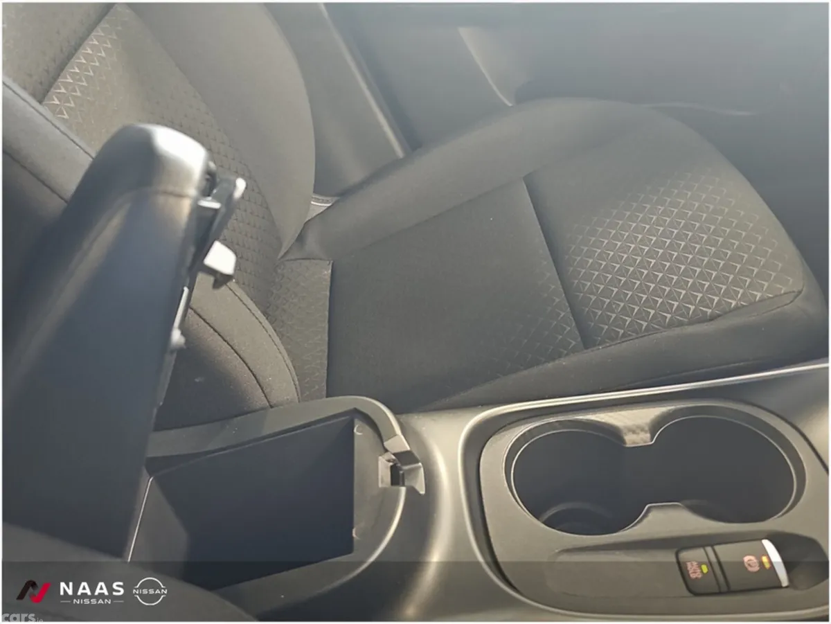 Nissan Juke MPV, Petrol, 2025, White