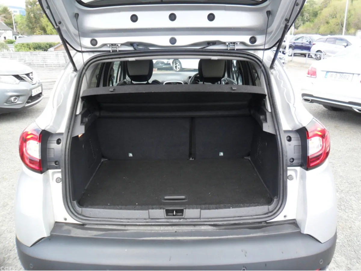 Renault Captur Hatchback, Petrol, 2019, Silver