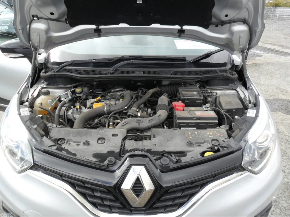 Renault Captur Hatchback, Petrol, 2019, Silver