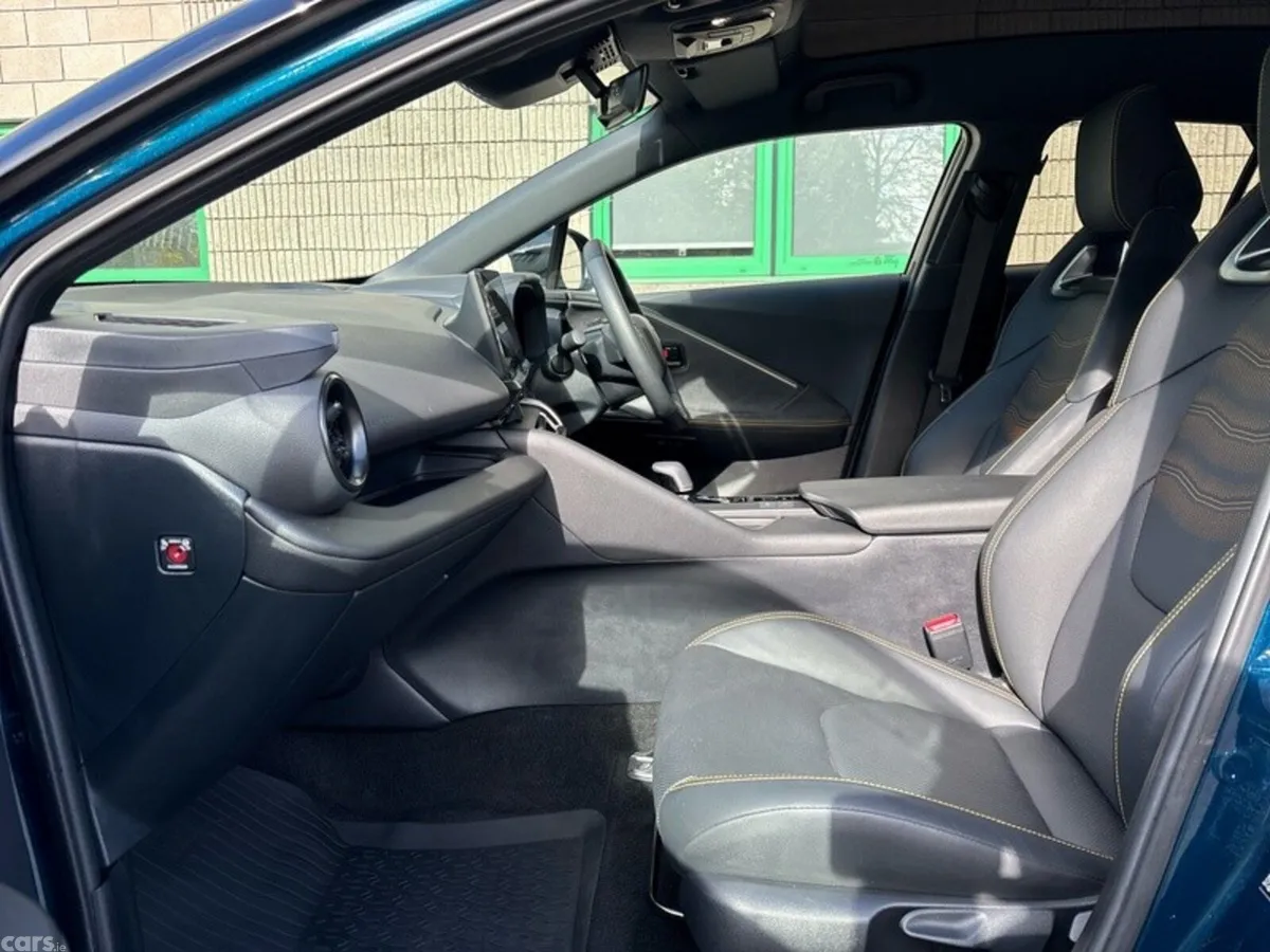 Toyota C-HR Hatchback, Petrol Plug-in Hybrid, 2025, Blue