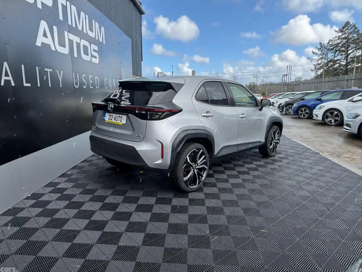 Toyota Yaris Cross Hatchback, Petrol Hybrid, 2021, Silver