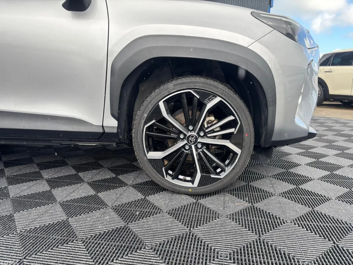 Toyota Yaris Cross Hatchback, Petrol Hybrid, 2021, Silver