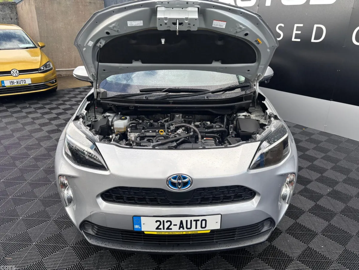 Toyota Yaris Cross Hatchback, Petrol Hybrid, 2021, Silver