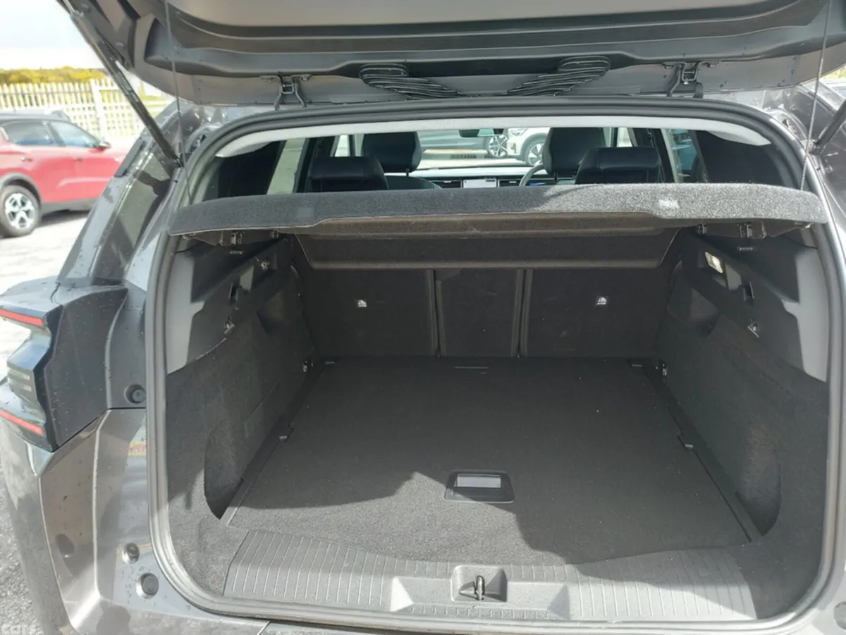 Citroen C5 Aircross MPV, Petrol Hybrid, 2026, Grey