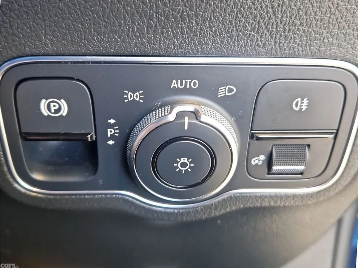 Mercedes-Benz GLA SUV, Diesel, 2021, Blue