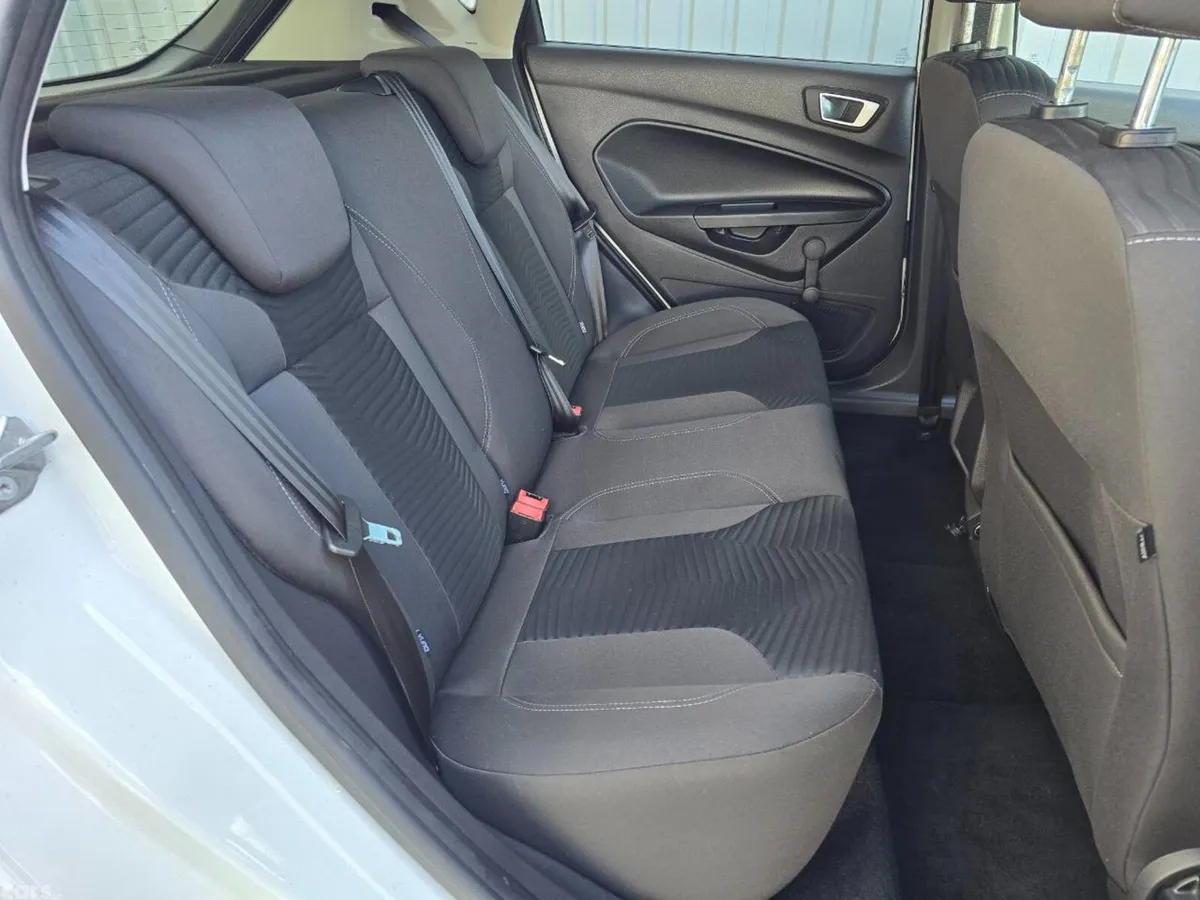 Ford Fiesta Hatchback, Petrol, 2015, White