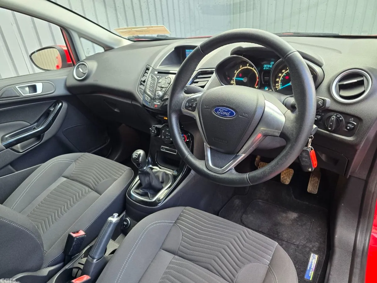 Ford Fiesta Hatchback, Petrol, 2016, Red
