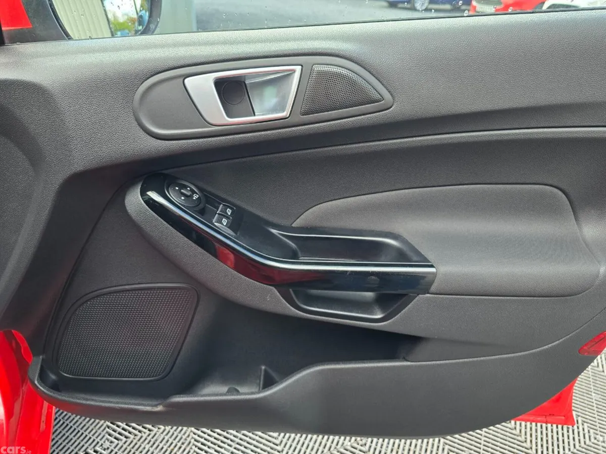Ford Fiesta Hatchback, Petrol, 2016, Red