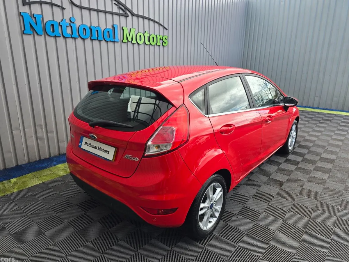 Ford Fiesta Hatchback, Petrol, 2016, Red