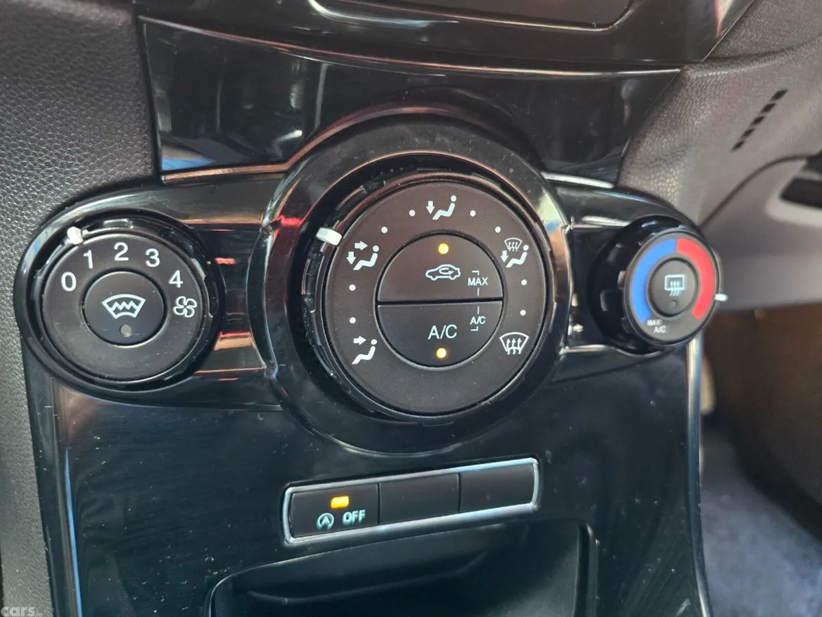 Ford Fiesta Hatchback, Petrol, 2016, Red