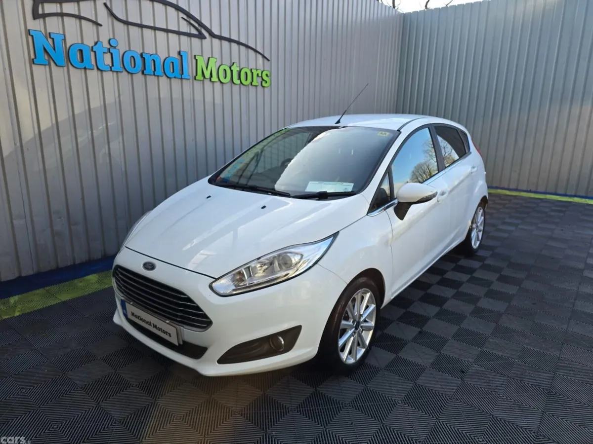 Ford Fiesta Hatchback, Petrol, 2015, White