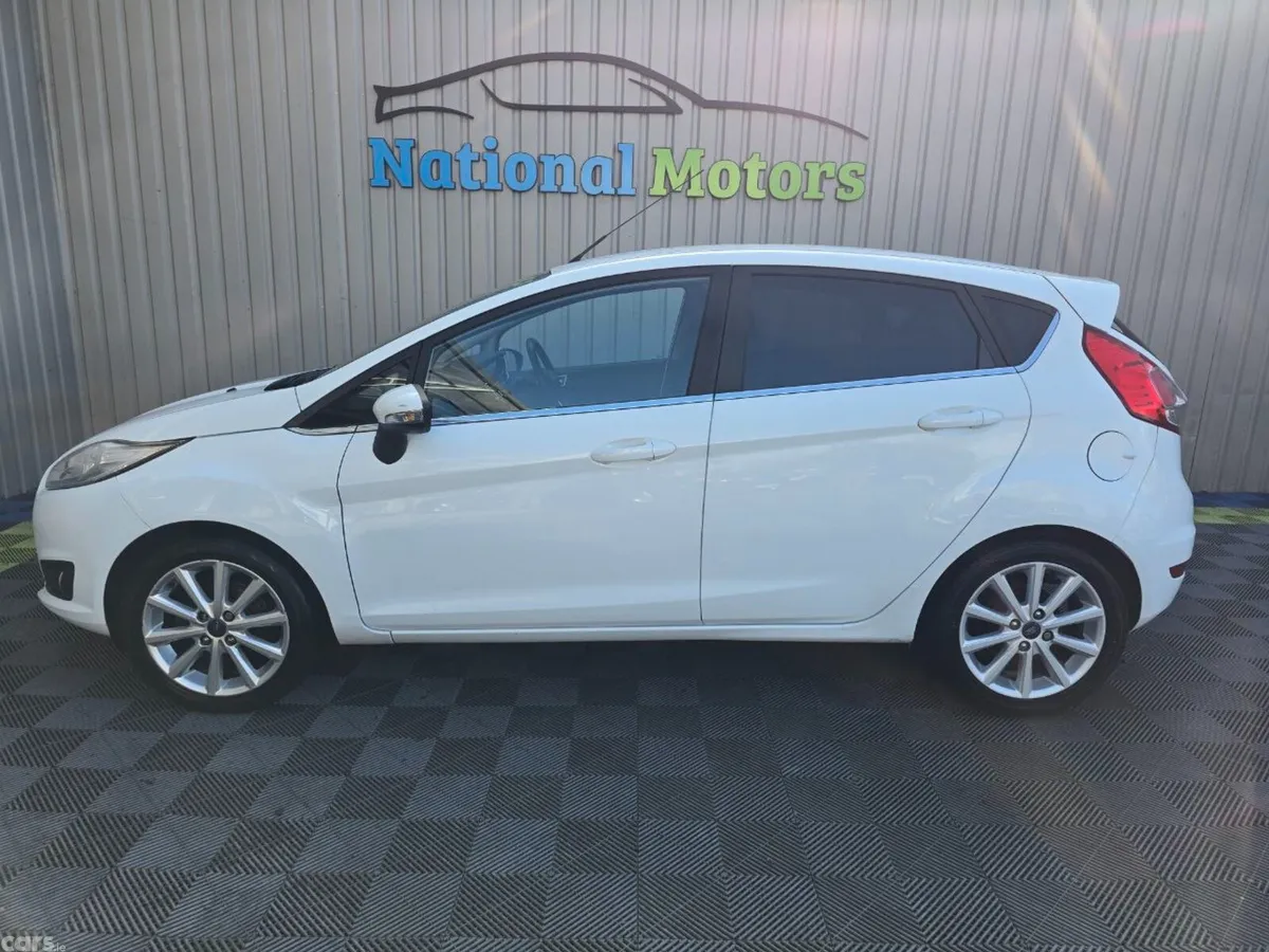 Ford Fiesta Hatchback, Petrol, 2015, White