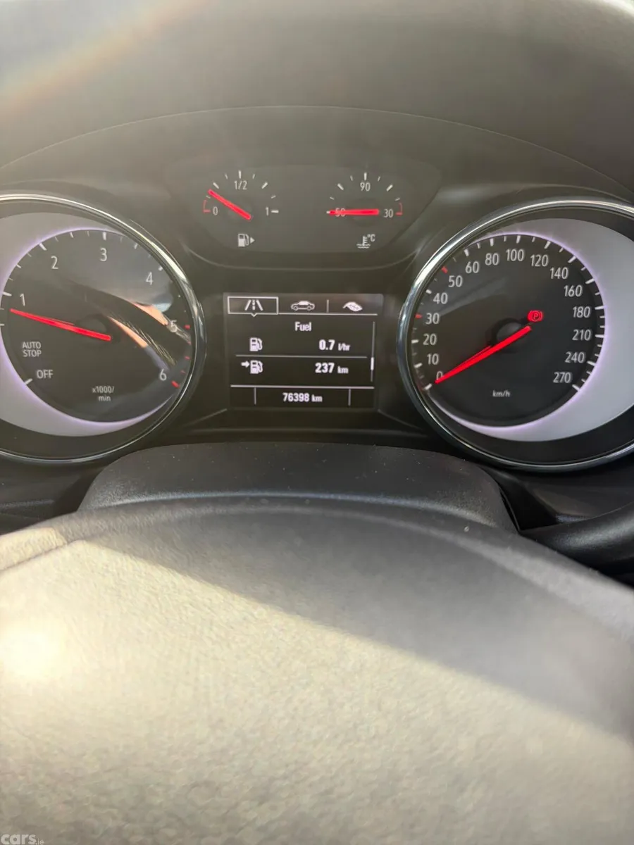 Opel Insignia Hatchback, Diesel, 2021, Red
