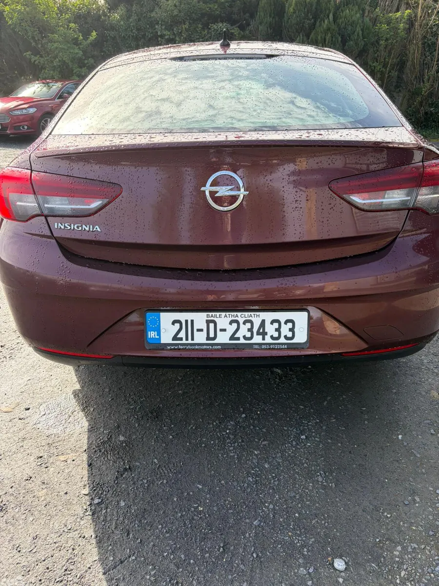 Opel Insignia Hatchback, Diesel, 2021, Red