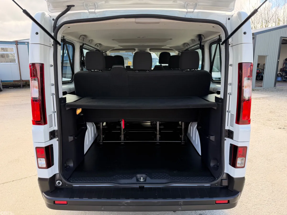 Renault Trafic Minibus, Diesel, 2025, White