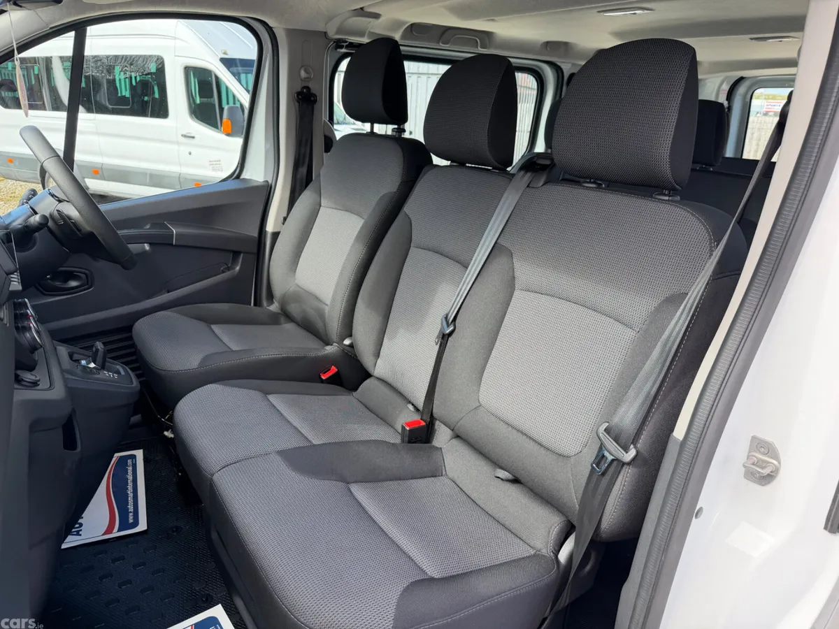 Renault Trafic Minibus, Diesel, 2025, White