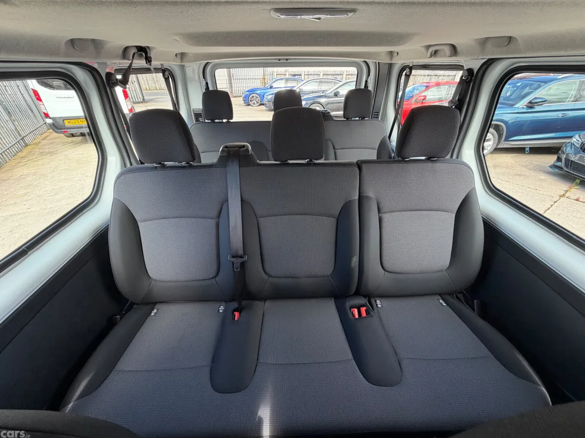 Renault Trafic Minibus, Diesel, 2025, White