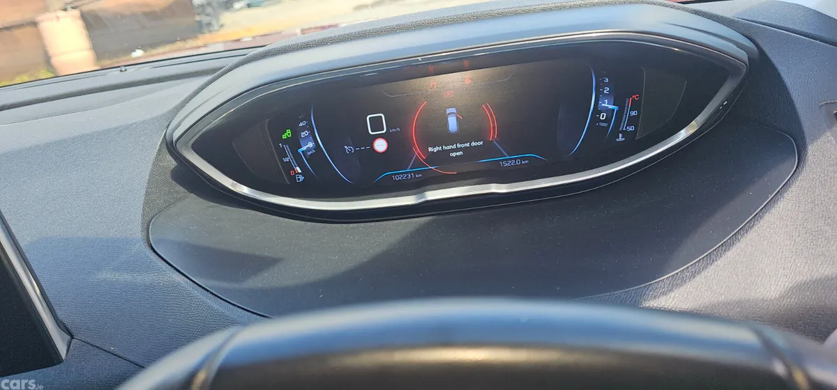 Peugeot 3008 SUV, Petrol, 2017, Red