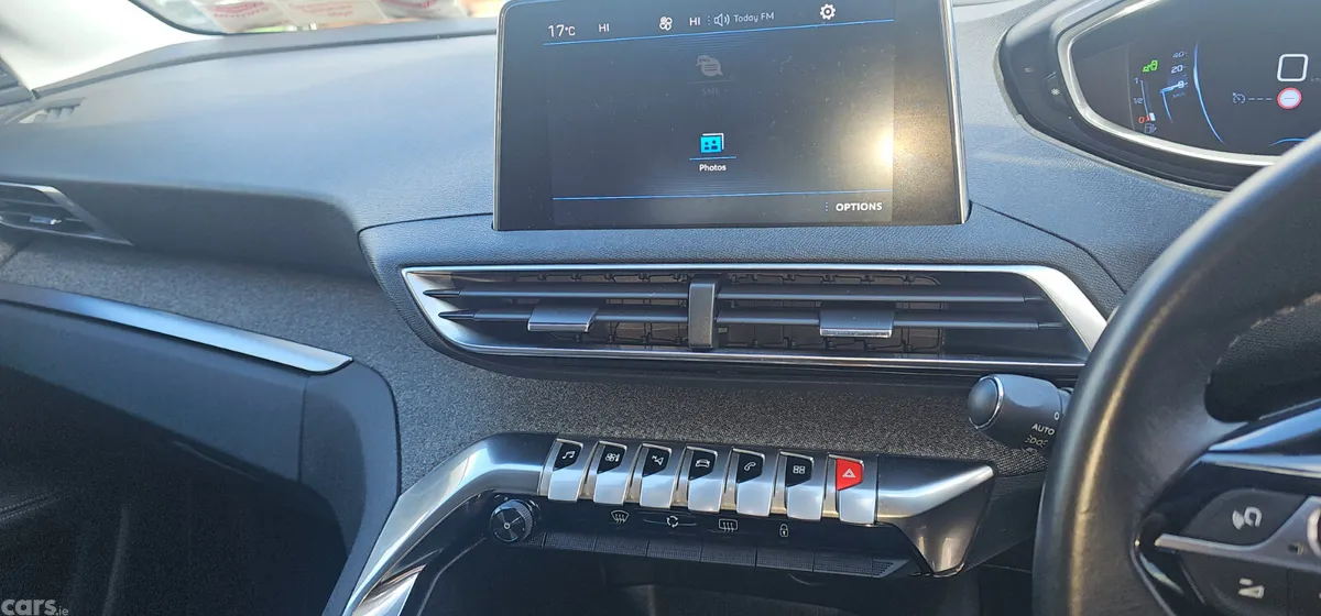 Peugeot 3008 SUV, Petrol, 2017, Red