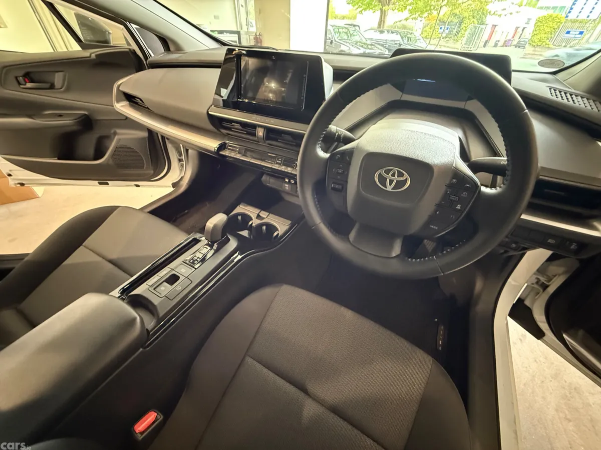 Toyota Prius Hatchback, Petrol Hybrid, 2024, White